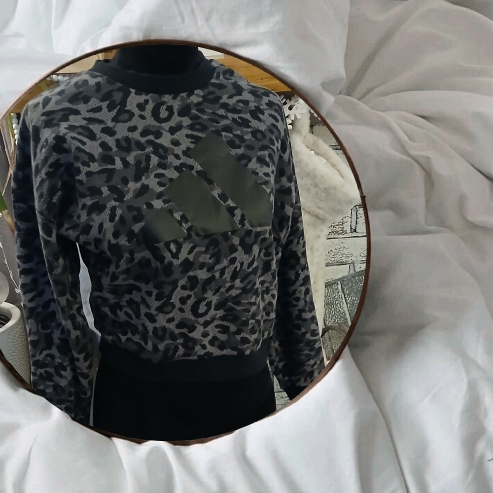 Ladies Adidas Cropped Pullover